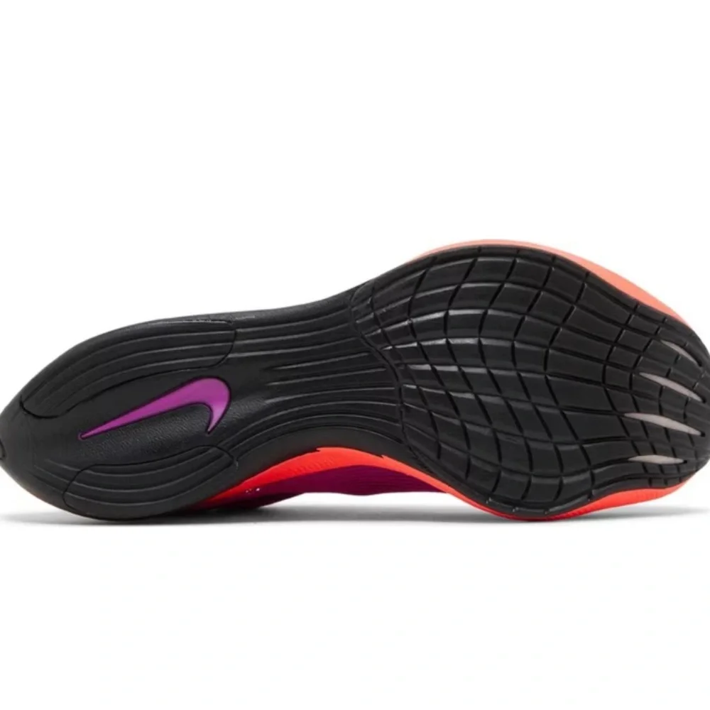 Nike Women's Shoes in Pink and Orange - Picture 3 of 7